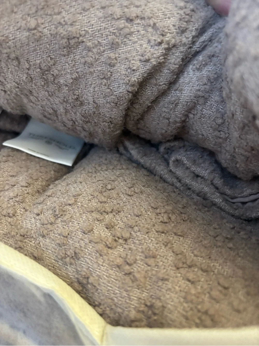 Threshold bouclé comforter